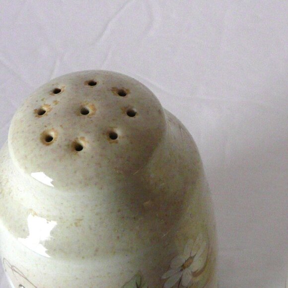 Vintage Royal Doulton Salt And Pepper Shakers Florinda Lambethware Flowers 1977 - Picture 2 of 5